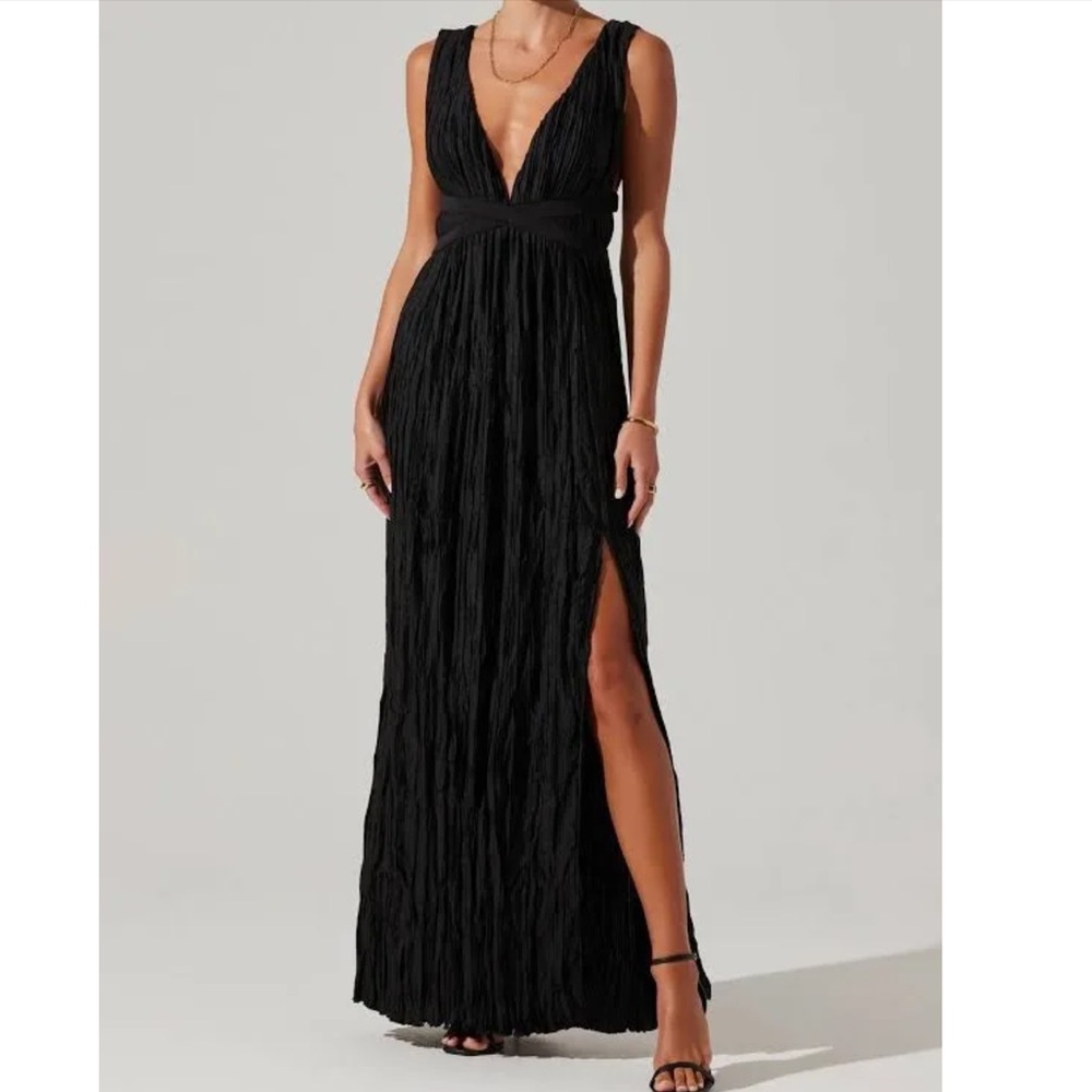 Astr Black Pleated Maxi Gown with V-Neck and Slit
